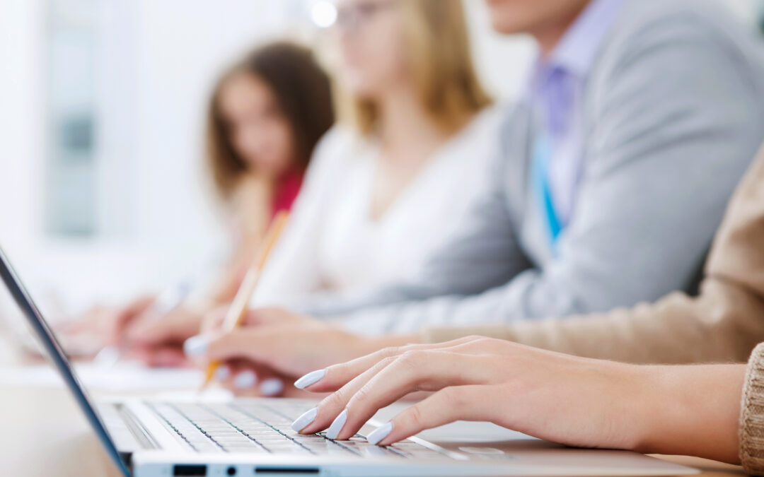 ⬜ Auxiliar Administrativo del SALUD | Apertura del aula de informática